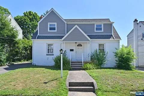 15-11 Parmelee Ave, Fair Lawn, NJ 07410
