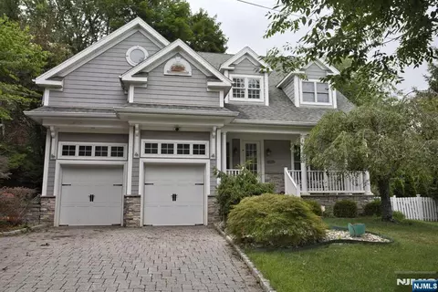 20 Wayne Ave, River Edge, NJ 07661