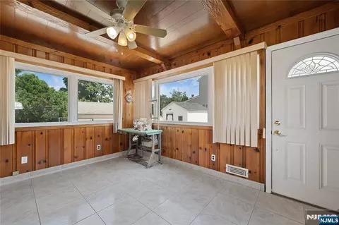 101 John St, Clifton, NJ 07013