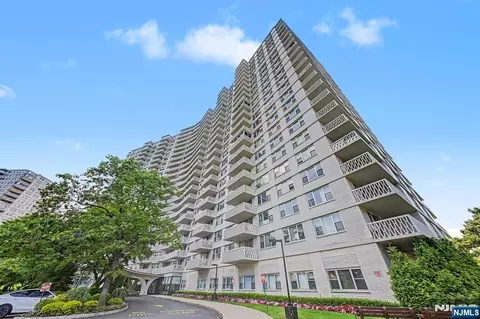 2000 Linwood Ave #10R, Fort Lee, NJ 07024