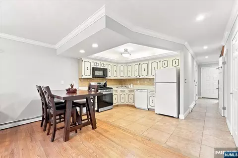 Entry Way - 57 Reilly Ct, Hackensack, NJ 07601 photo 2 of 3
