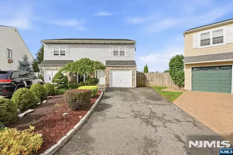 57 Reilly Ct, Hackensack, NJ 07601
