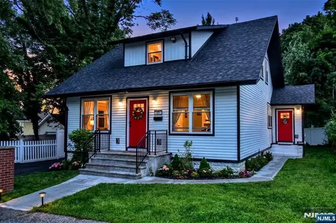 69 Wyckoff Ave, Waldwick, NJ 07463