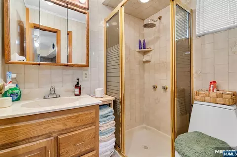 Bath - 152 Devon Ter, Kearny, NJ 07032 photo 1 of 2