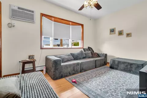Living - 152 Devon Ter, Kearny, NJ 07032 photo 2 of 2