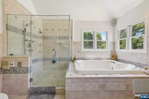Bath - 20 Normandy Rd, Pine Brook, NJ 07058 photo 3 of 5