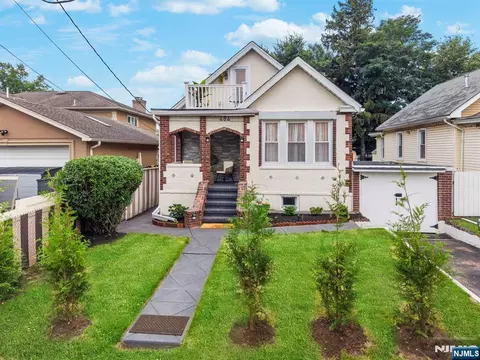 484 Sylvan St, Saddle Brook, NJ 07663