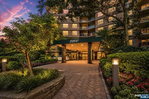 2200 Central Rd #14W, Fort Lee, NJ 07024