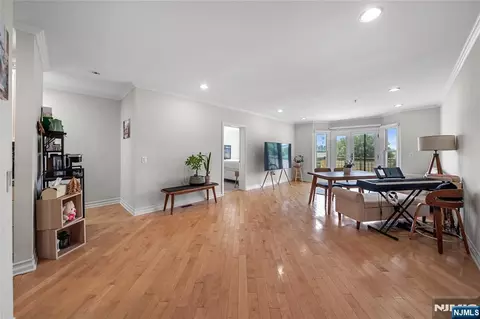 123 The Promenade #123, Edgewater, NJ 07020