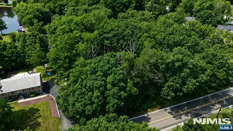 559 Green Pond Rd, Rockaway Township, NJ 07866