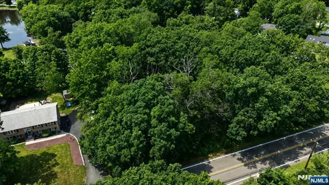 559 Green Pond Rd, Rockaway Township, NJ 07866