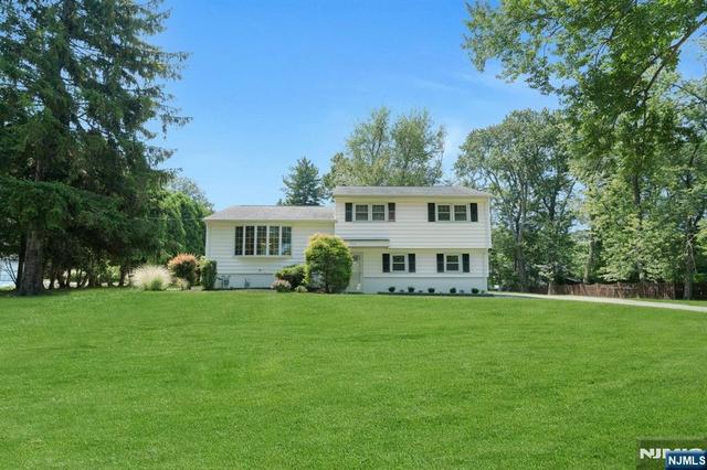 615 Maze Rd, River Vale, NJ 07675