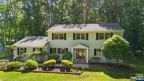 425 White Oak Rd, Palisades, NY 10964