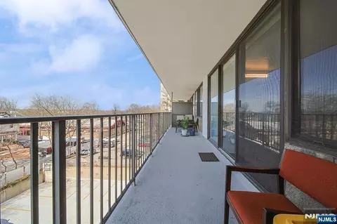 Exterior - 277 Prospect Ave #4A, Hackensack, NJ 07601 photo 1 of 8