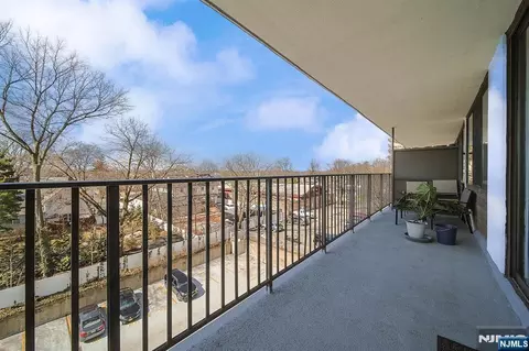 Exterior - 277 Prospect Ave #4A, Hackensack, NJ 07601 photo 2 of 8