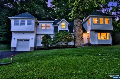 193 E Shore Trl, Sparta, NJ 07871