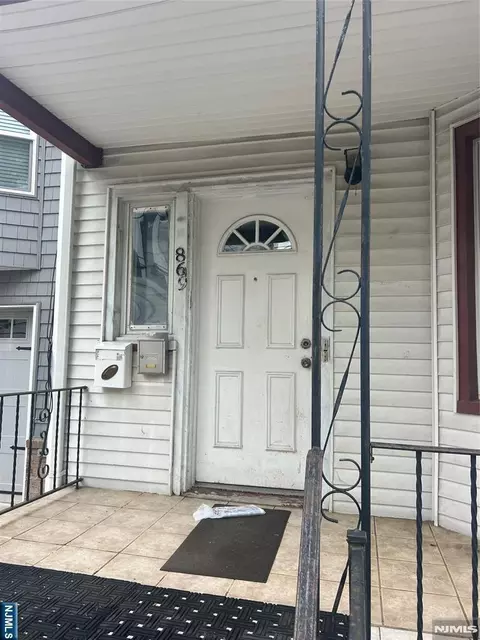 869 Clifton Ave, Newark, NJ 07104