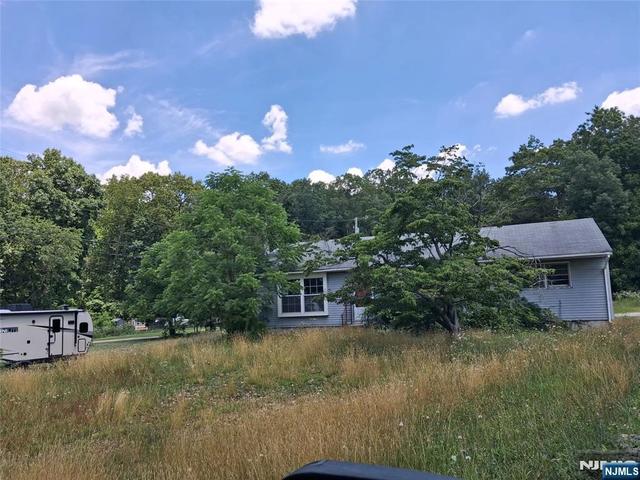 70 Lawrence Corner Rd, Elmer, NJ 08318