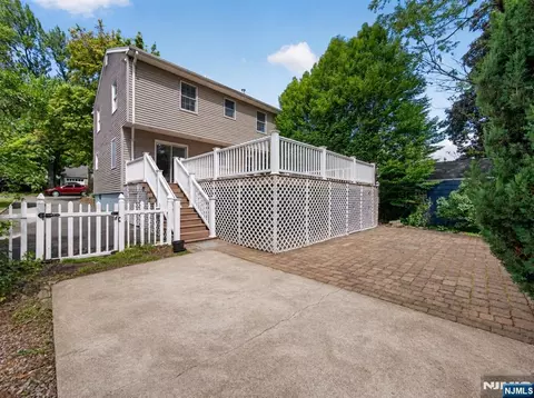 Exterior - 538 Coolidge Pl, Paramus, NJ 07652 photo 6 of 12