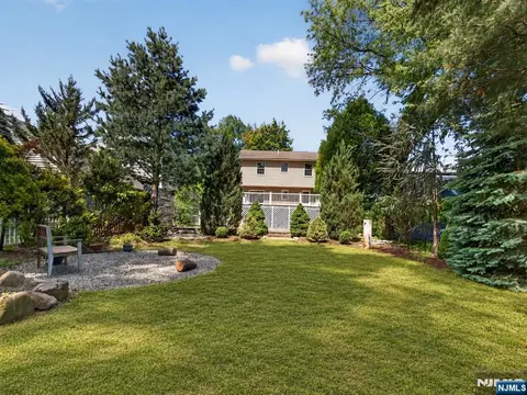 Exterior - 538 Coolidge Pl, Paramus, NJ 07652 photo 11 of 12