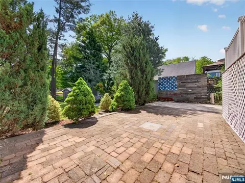 Exterior - 538 Coolidge Pl, Paramus, NJ 07652 photo 7 of 12