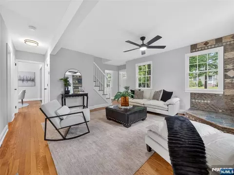 Living - 538 Coolidge Pl, Paramus, NJ 07652 photo 1 of 2