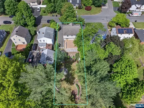 View/Area - 538 Coolidge Pl, Paramus, NJ 07652 photo 2 of 2