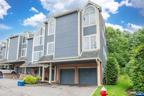 314 Sturbridge Ct, Ramsey, NJ 07446
