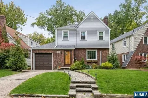 1125 W Laurelton Pkwy, Teaneck, NJ 07666