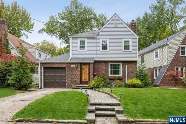 1125 W Laurelton Pkwy, Teaneck, NJ 07666