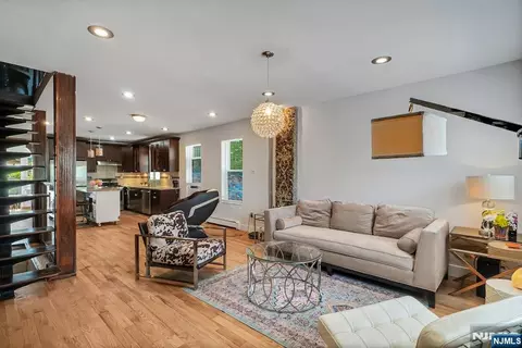 112 9th Ave, Newark, NJ 07107