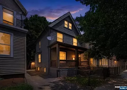 12 Clifford St, East Orange, NJ 07018