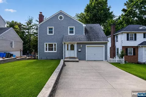 29 Laurel Ave, Livingston, NJ 07039
