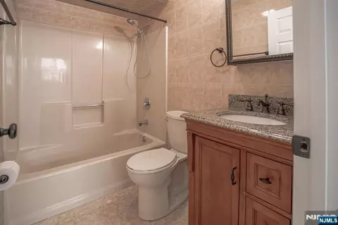 Bath - 31 Fairmount Ave #6A, Hackensack, NJ 07601 photo 2 of 3
