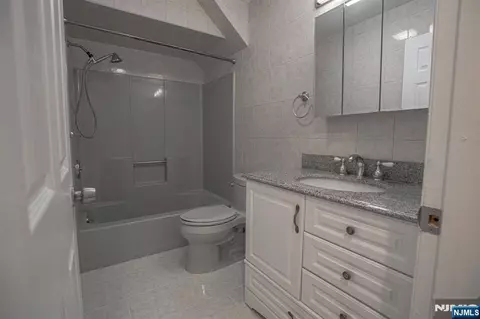 Bath - 31 Fairmount Ave #6A, Hackensack, NJ 07601 photo 1 of 3