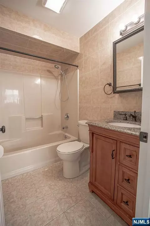 Bath - 31 Fairmount Ave #6A, Hackensack, NJ 07601 photo 3 of 3