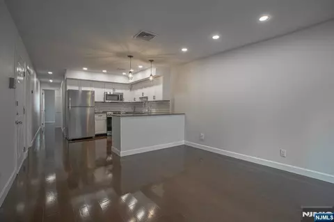 Living - 31 Fairmount Ave #6A, Hackensack, NJ 07601 photo 3 of 3