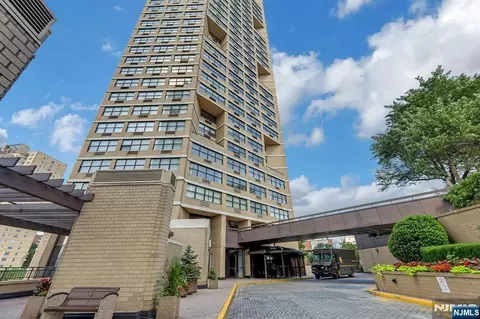 7000 Boulevard E #39G, Guttenberg, NJ 07093