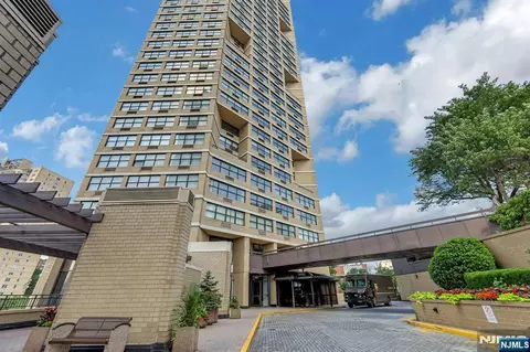 7000 Boulevard E #39G, Guttenberg, NJ 07093