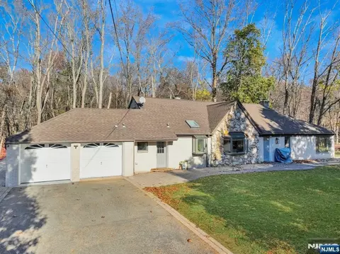 550 Berdan Ave, Wayne, NJ 07470 photo 3