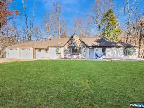 550 Berdan Ave, Wayne, NJ 07470
