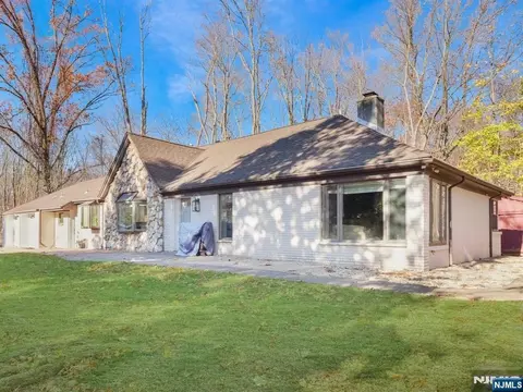 550 Berdan Ave, Wayne, NJ 07470 photo 4