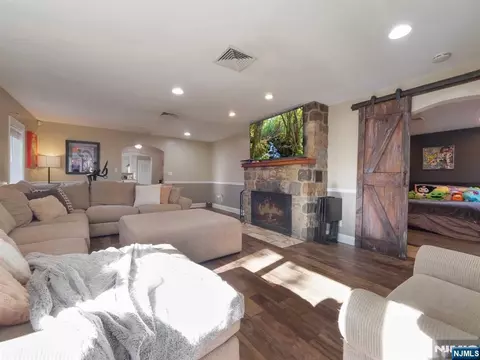 550 Berdan Ave, Wayne, NJ 07470 photo 10