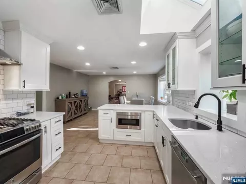 550 Berdan Ave, Wayne, NJ 07470 photo 15