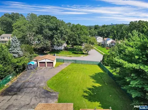 View/Area - 419 Ratzer Rd, Wayne, NJ 07470 photo 3 of 5