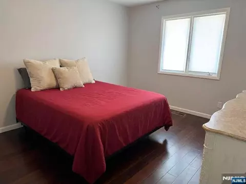 Bedroom - 419 Ratzer Rd, Wayne, NJ 07470 photo 3 of 6