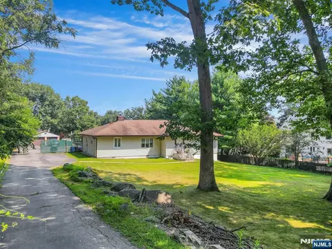Exterior - 419 Ratzer Rd, Wayne, NJ 07470 photo 6 of 6