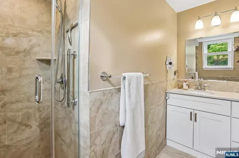 Bath - 293 Euclid Ave, Hackensack, NJ 07601 photo 2 of 3