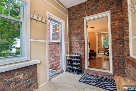 Entry Way - 293 Euclid Ave, Hackensack, NJ 07601 photo 4 of 5
