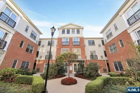 2315 The Plaza Plz, Tenafly, NJ 07670
